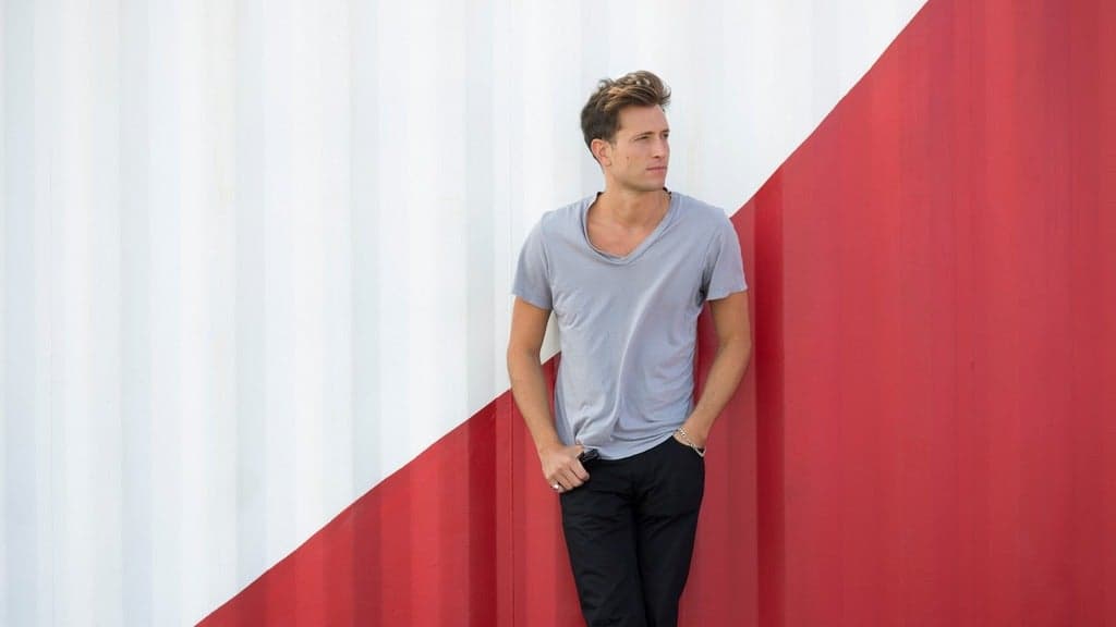 Promotional image for Peter Cincotti