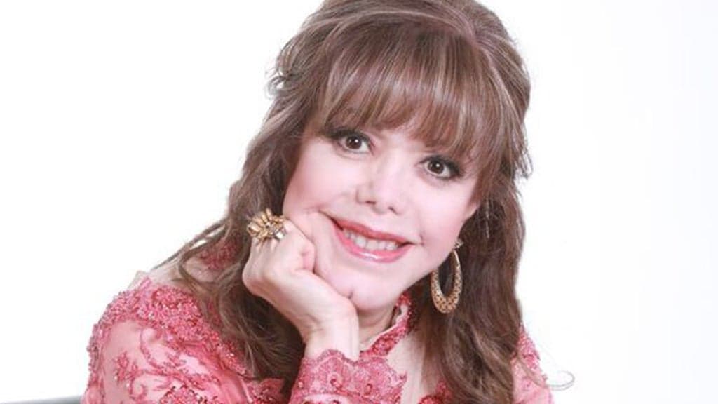 Promotional image for Yolanda Del Rio