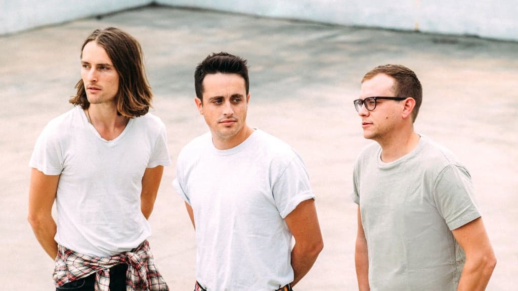 Promotional image for Parachute w/ Katelyn Tarver