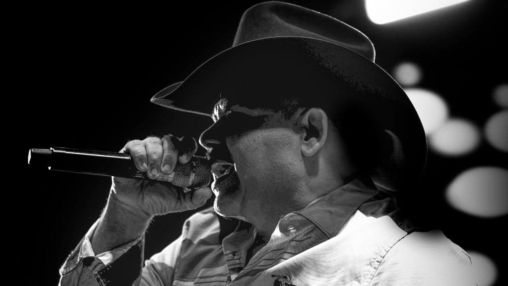 Promotional image for Chuy Lizarraga Y Su Banda Tierra Sinaloense