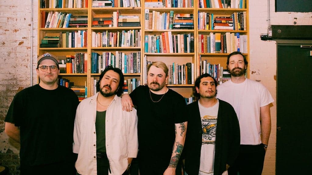 Promotional image for Microwave / Free Throw