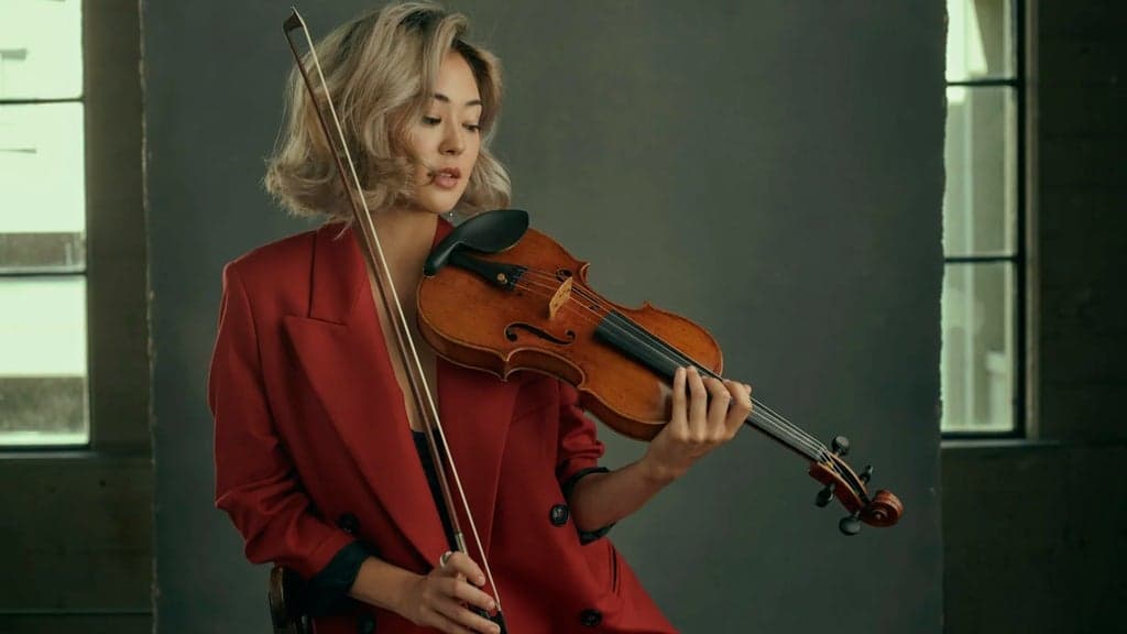 Promotional image for Simone Porter
