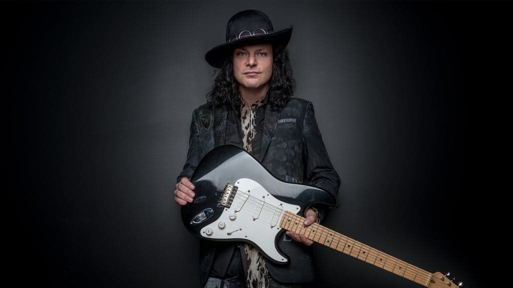 Promotional image for Anthony Gomes