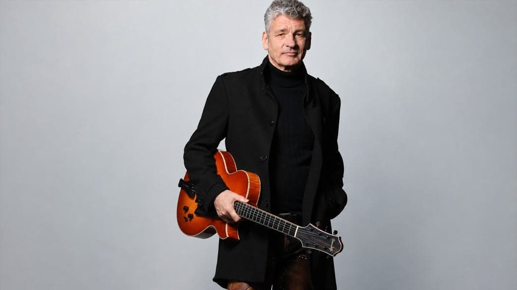Promotional image for Chris Standring