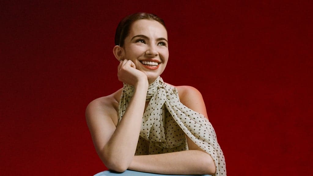 Promotional image for Stella Cole: Christmas Dreaming