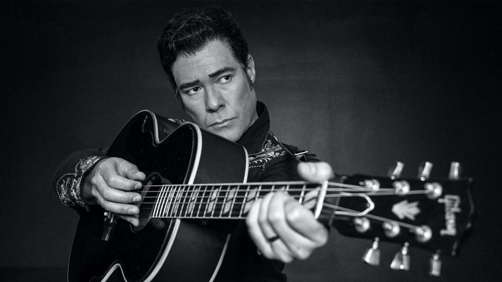 Promotional image for Ultimate Johnny Cash - Walkin' The Line
