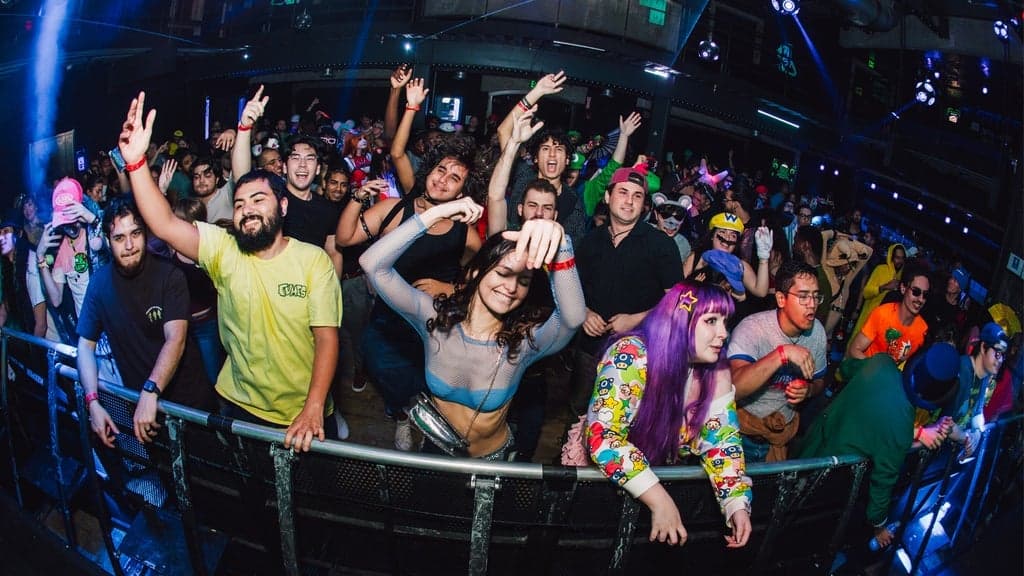 Promotional image for 2000's Rave (18 & Up!)