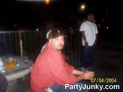 Guests outside Bahama Joes at night, Jul 4, 2004