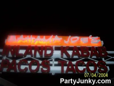 Venue sign and event banner at Bahama Joes, Jul 4, 2004