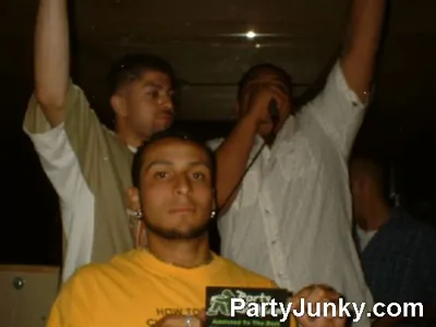 Packed crowd at Coyote Ugly Bar & Grill, Jul 10, 2004