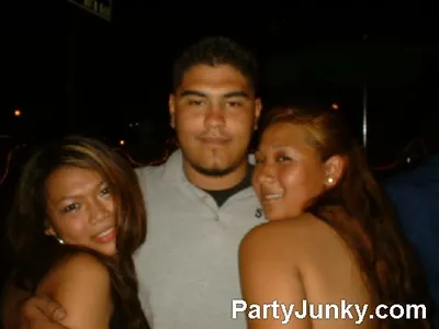 Guests posing for the camera at Coyote Ugly Bar & Grill, Jul 10, 2004