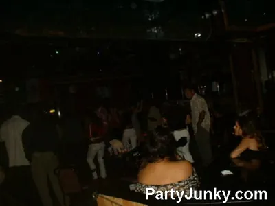 Packed crowd at Sopranos Night Club, Aug 13, 2004