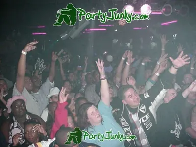 Packed crowd at the Suga Free concert, Dec 14, 2003