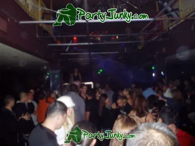 Packed crowd at the Suga Free concert, Dec 14, 2003