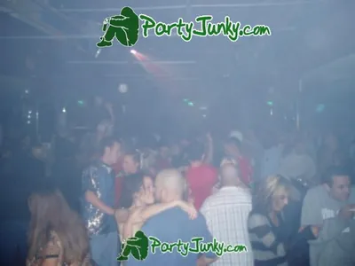 Packed crowd at the Suga Free concert, Dec 14, 2003